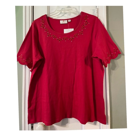 Elegant Red Eyelet Women's Top - Picture 1 of 8